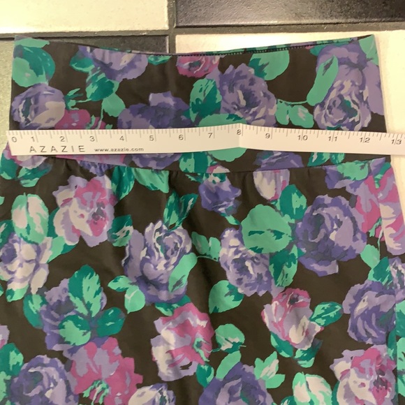 Aritzia - Talula Floral Skirt - Medium - Picture 6 of 6